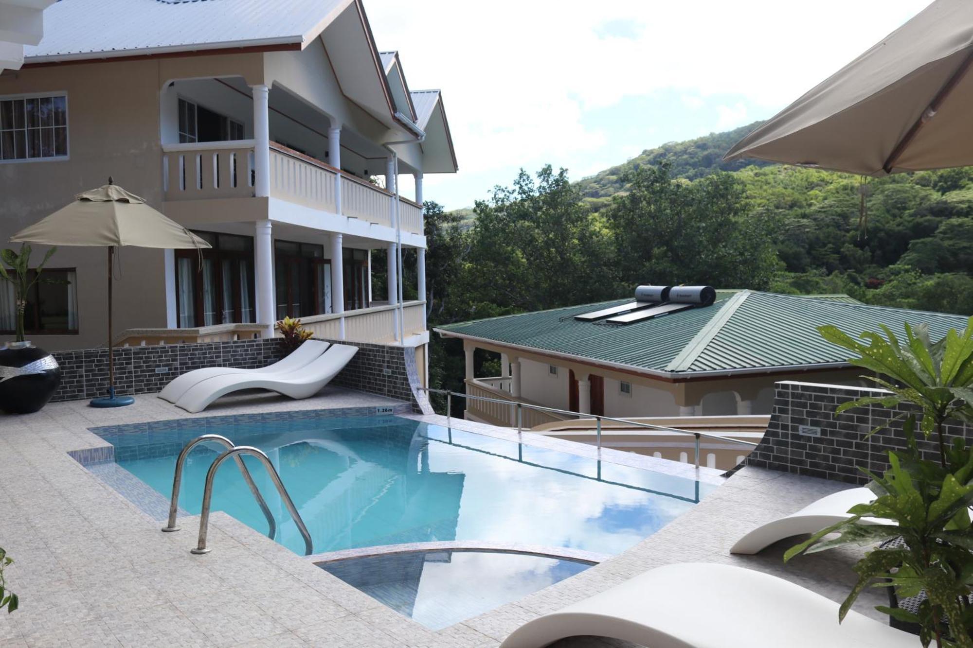 Mountain View Hotel La Digue Exterior photo